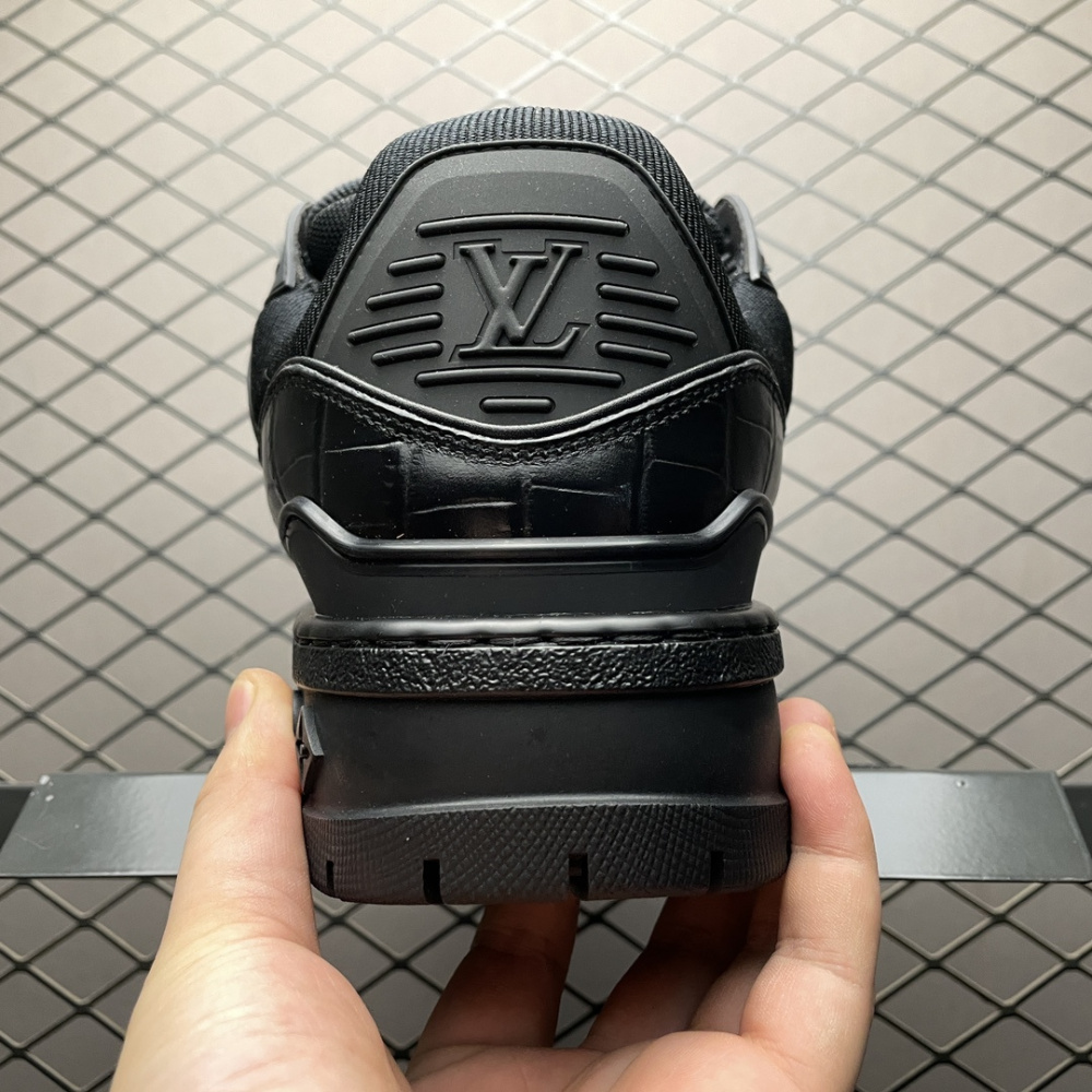 高仿LV*TrainerMaxi系列1ACN15休閒鞋鱷魚皮壓紋純原版本