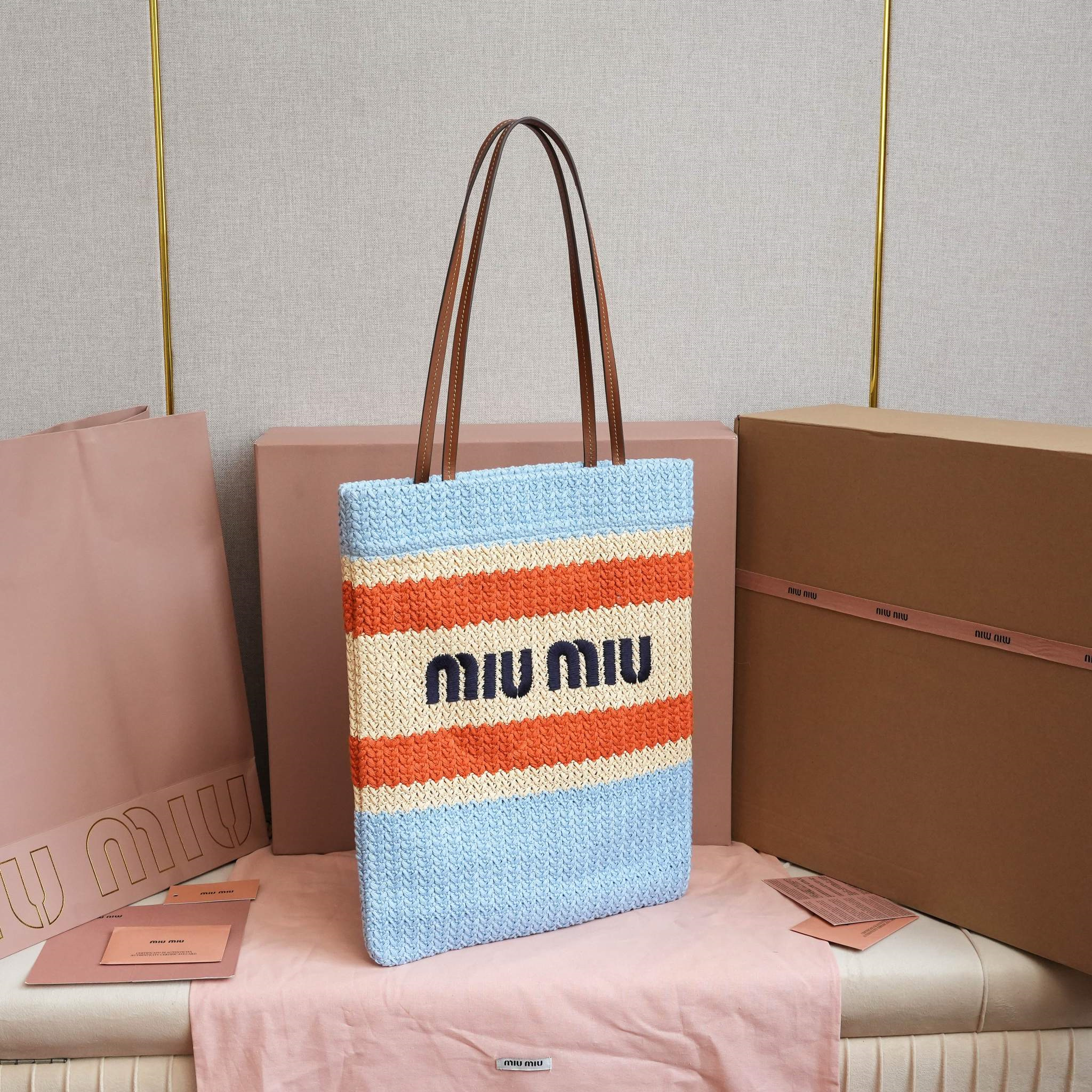 高仿miumiu*5BG248拼色LOGO稻草柳條包藍色免檢版