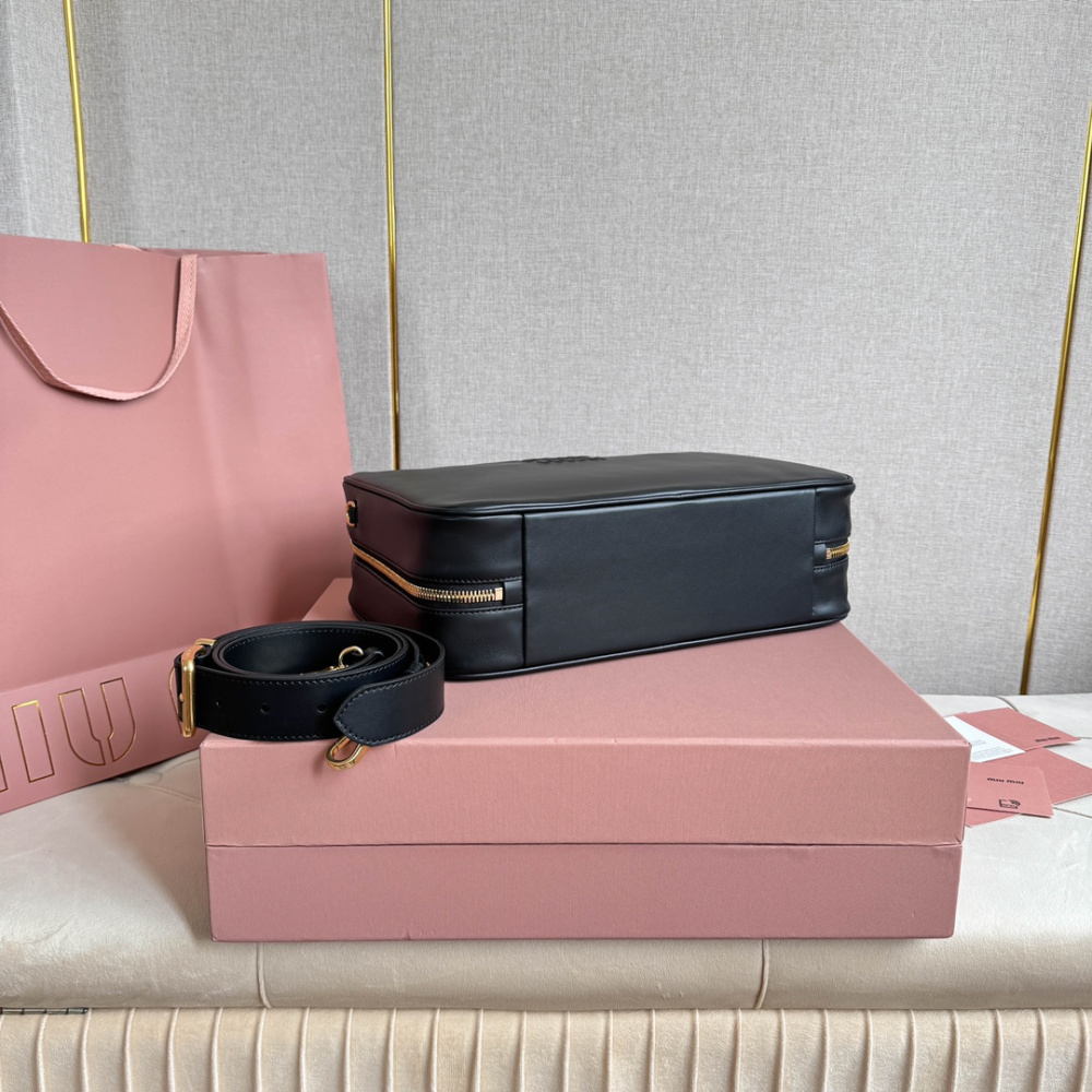 高仿miumiu*5BB17長肩帶公文包黑色免檢版