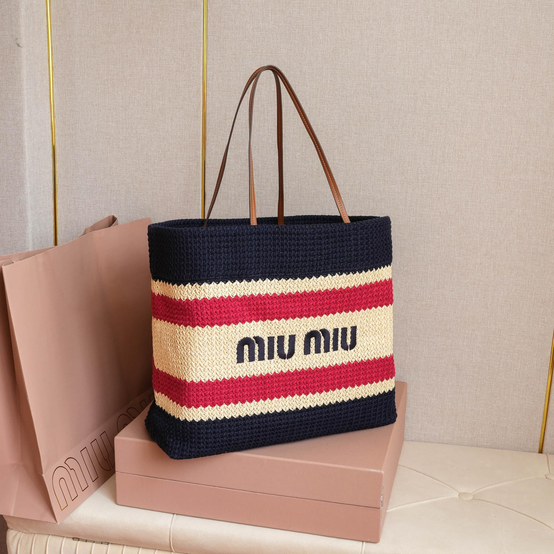 高仿miumiu*5BG228拼色LOGO手提包深藍色免檢版