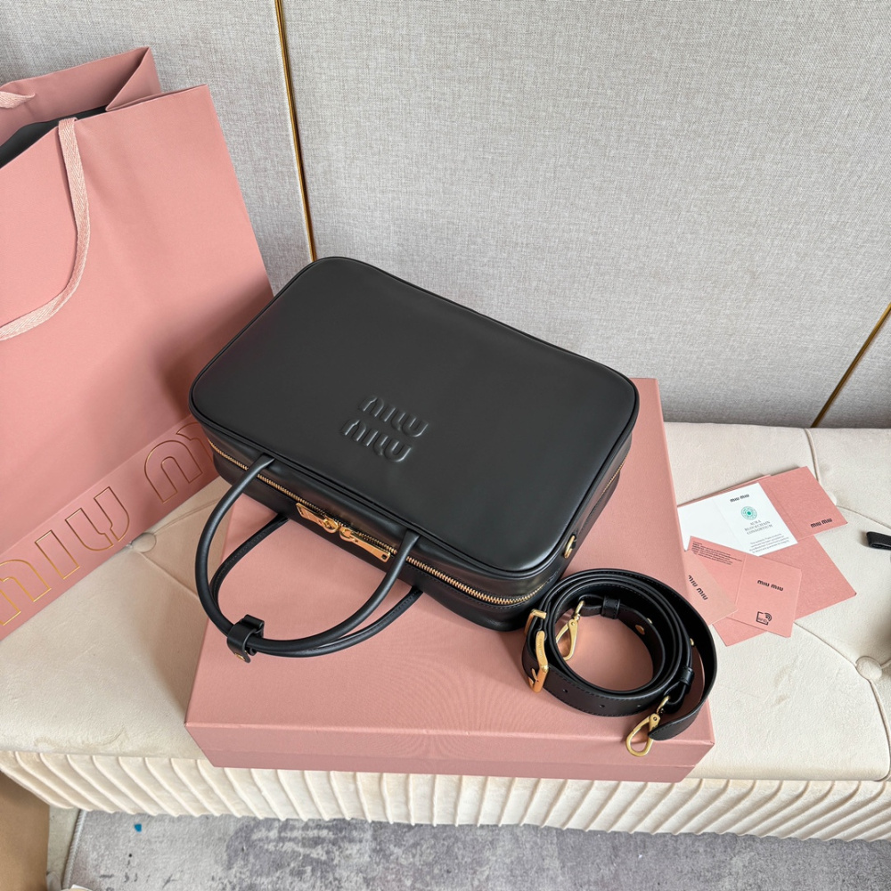 高仿miumiu*5BB17長肩帶公文包黑色免檢版