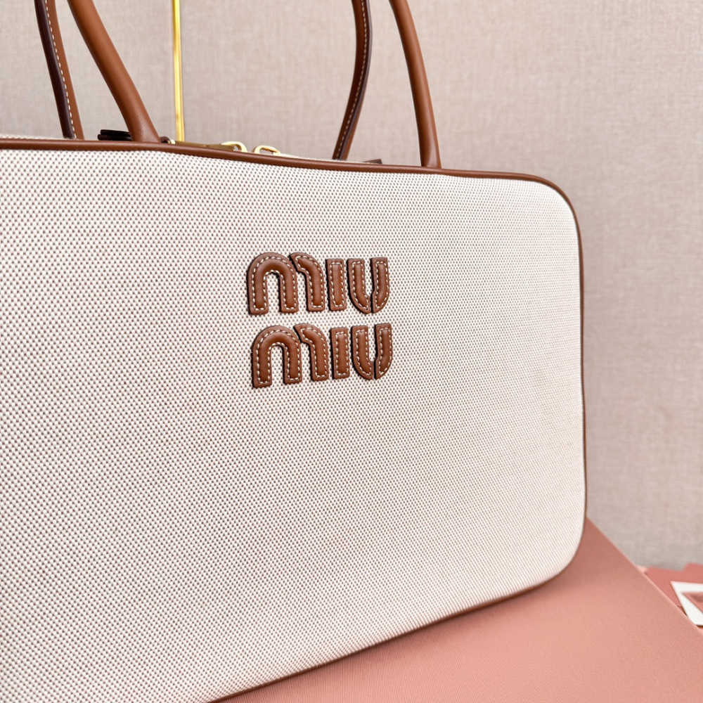 高仿miumiu*5BB17長肩帶公文包白色免檢版