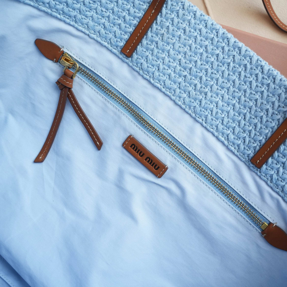 高仿miumiu*5BG228拼色LOGO手提包拼藍色免檢版