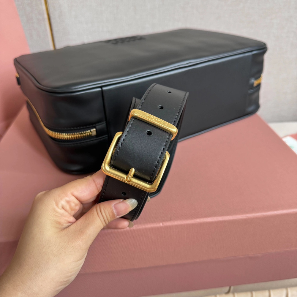 高仿miumiu*5BB17長肩帶公文包黑色免檢版