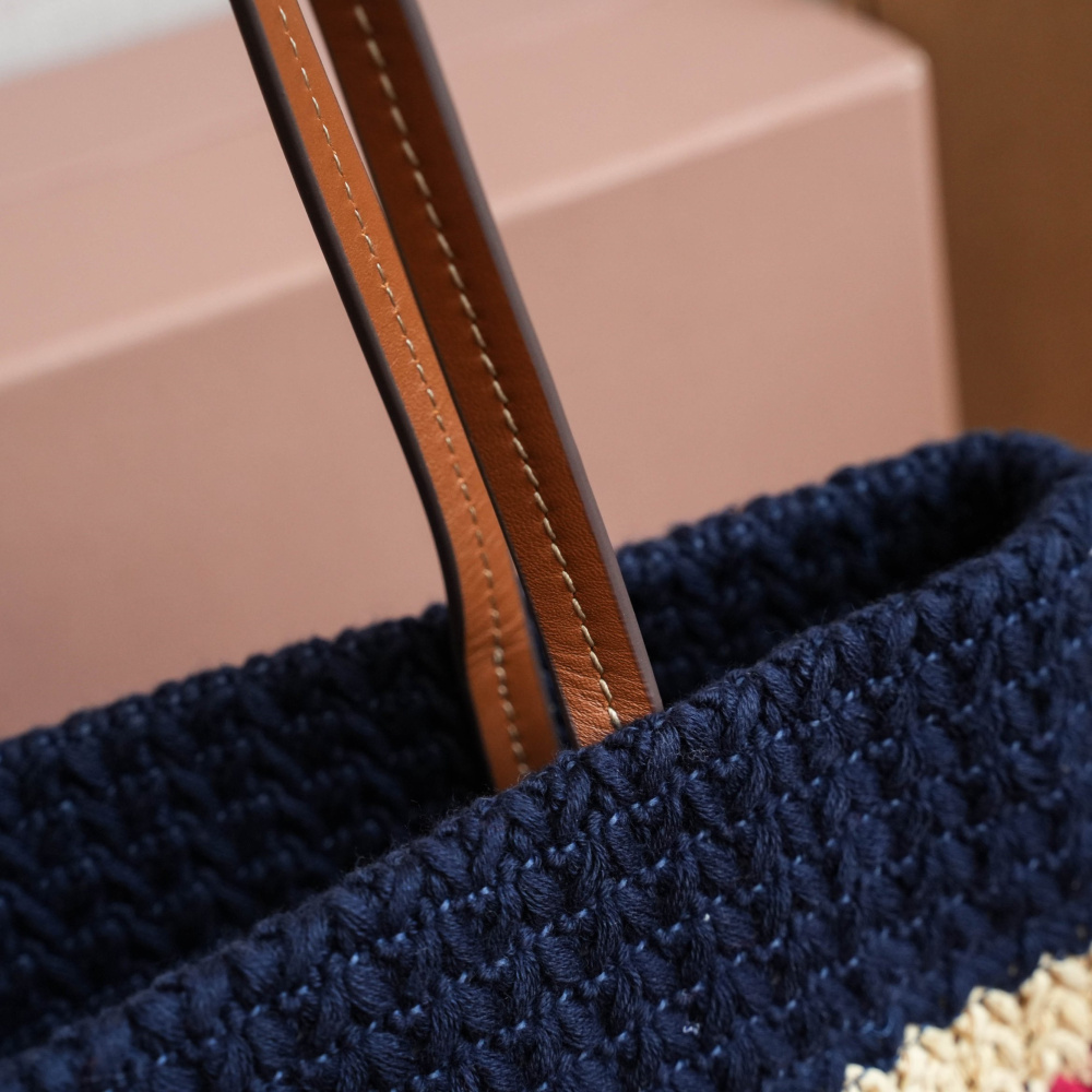 高仿miumiu*5BG248拼色LOGO稻草柳條包深藍色免檢版