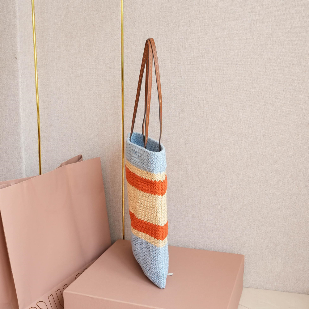 高仿miumiu*5BG248拼色LOGO稻草柳條包藍色免檢版