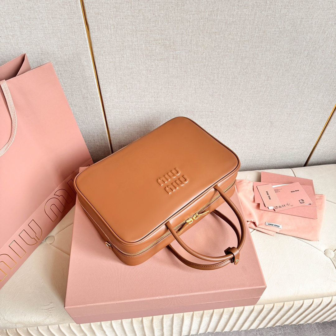 高仿miumiu*5BB17長肩帶公文包棕色免檢版