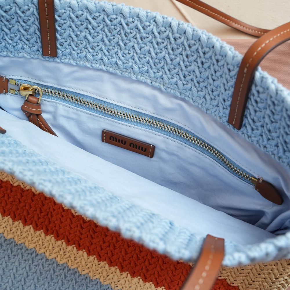 高仿miumiu*5BG248拼色LOGO稻草柳條包藍色免檢版