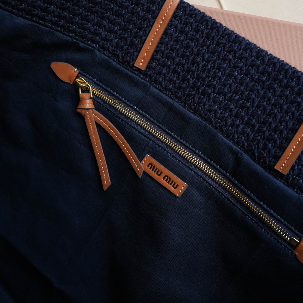 高仿miumiu*5BG228拼色LOGO手提包深藍色免檢版