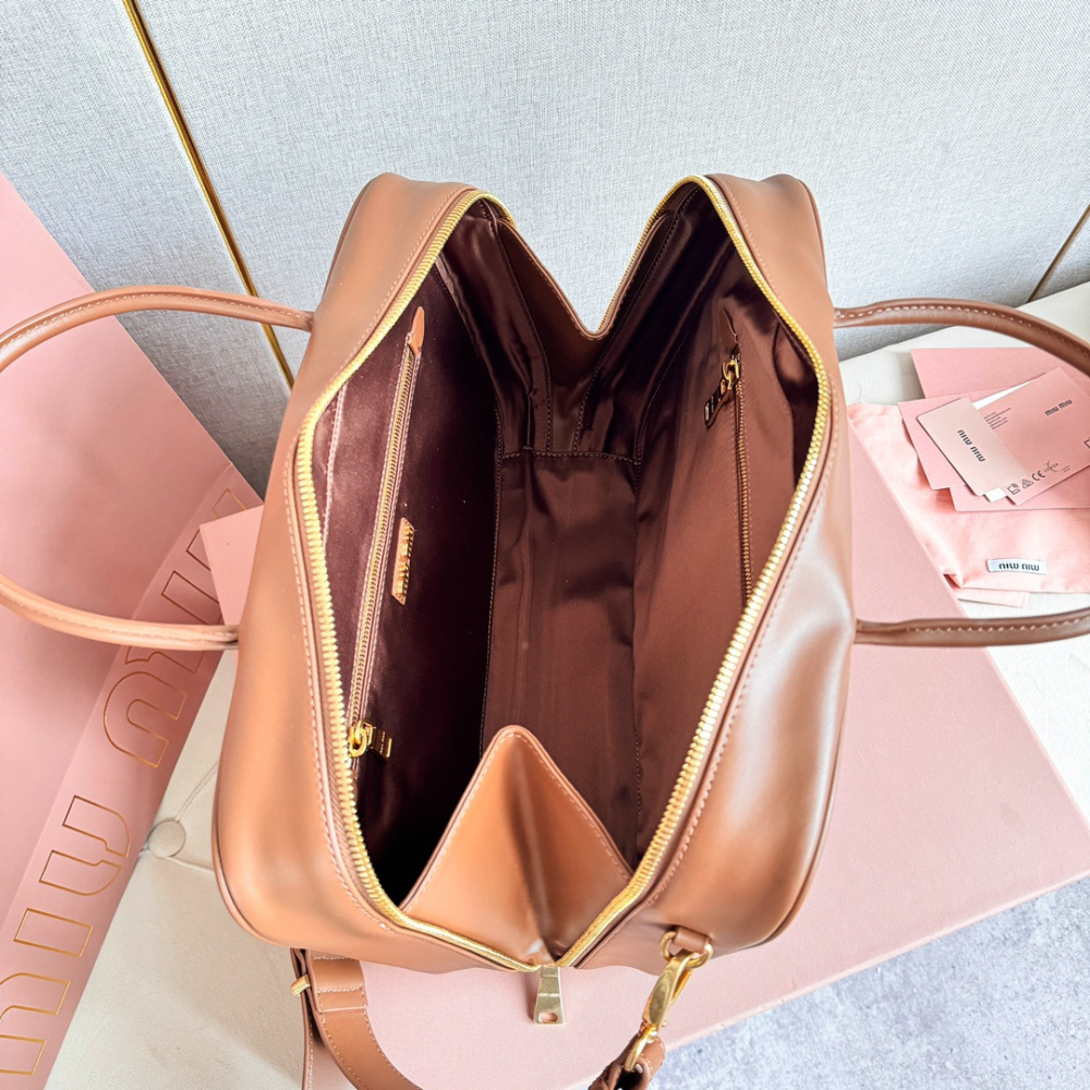 高仿miumiu*5BB17長肩帶公文包棕色免檢版