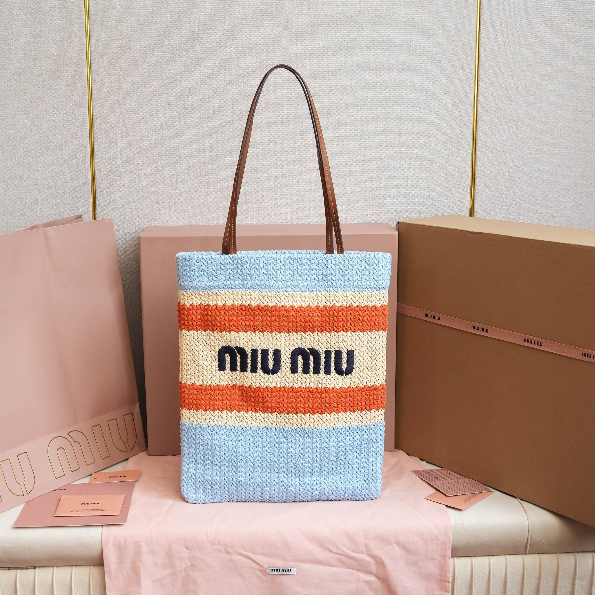 高仿miumiu*5BG248拼色LOGO稻草柳條包藍色免檢版