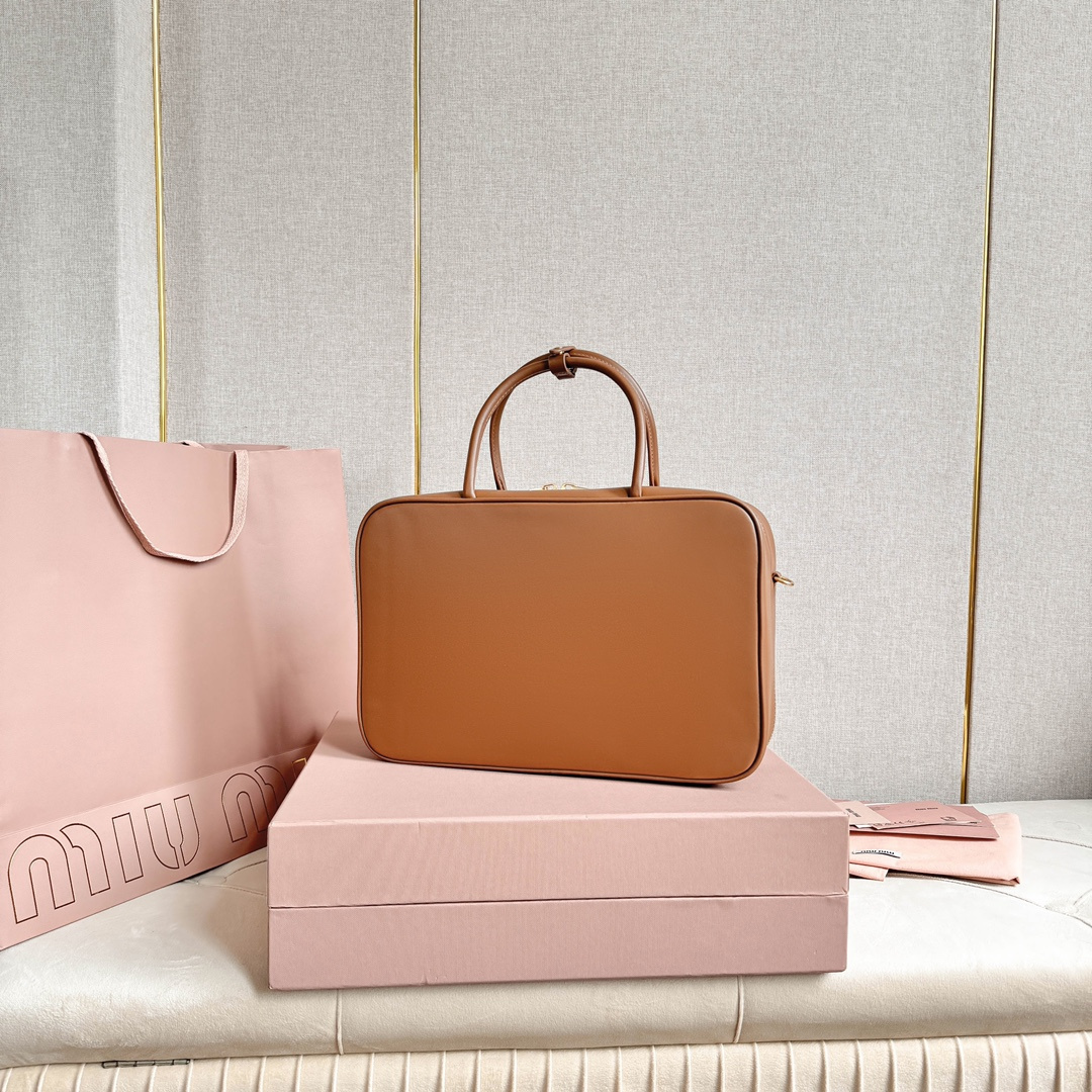 高仿miumiu*5BB17長肩帶公文包棕色免檢版