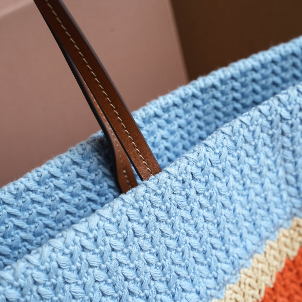 高仿miumiu*5BG228拼色LOGO手提包拼藍色免檢版