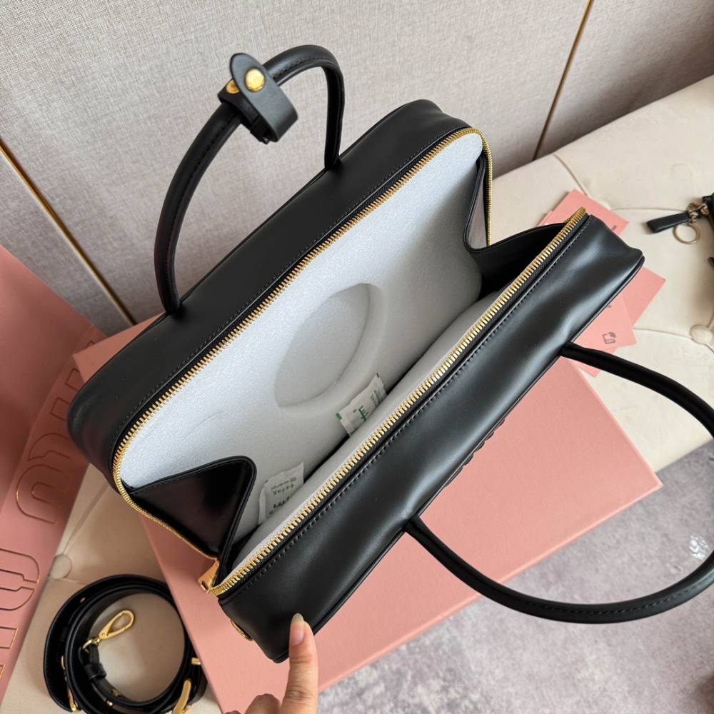 高仿miumiu*5BB17長肩帶公文包黑色免檢版