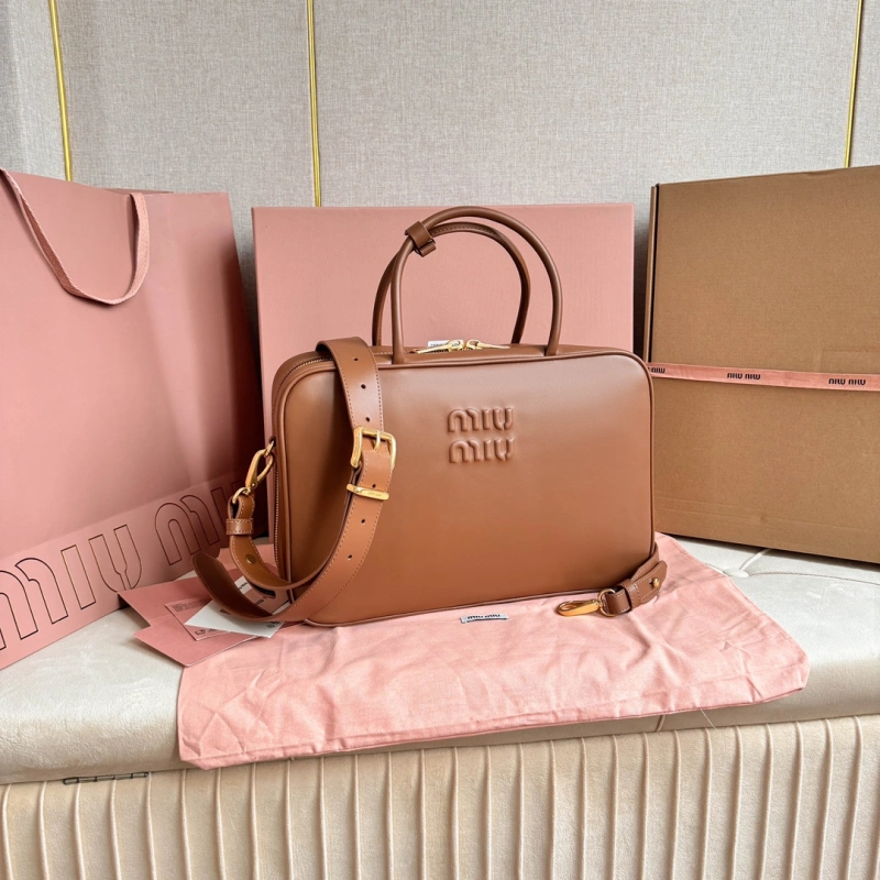 高仿miumiu*5BB17長肩帶公文包棕色免檢版