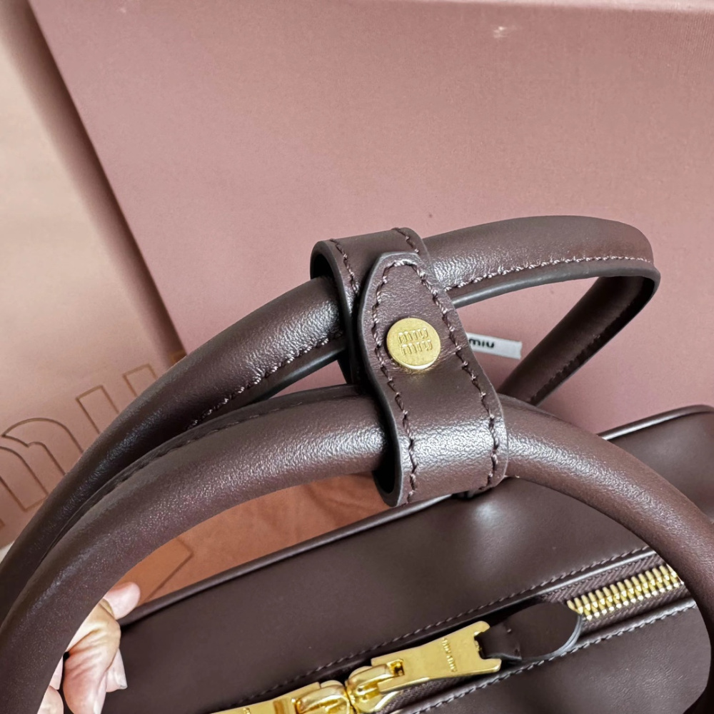 高仿miumiu*5BB17長肩帶公文包木色免檢版