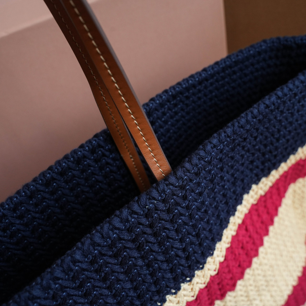 高仿miumiu*5BG228拼色LOGO手提包深藍色免檢版