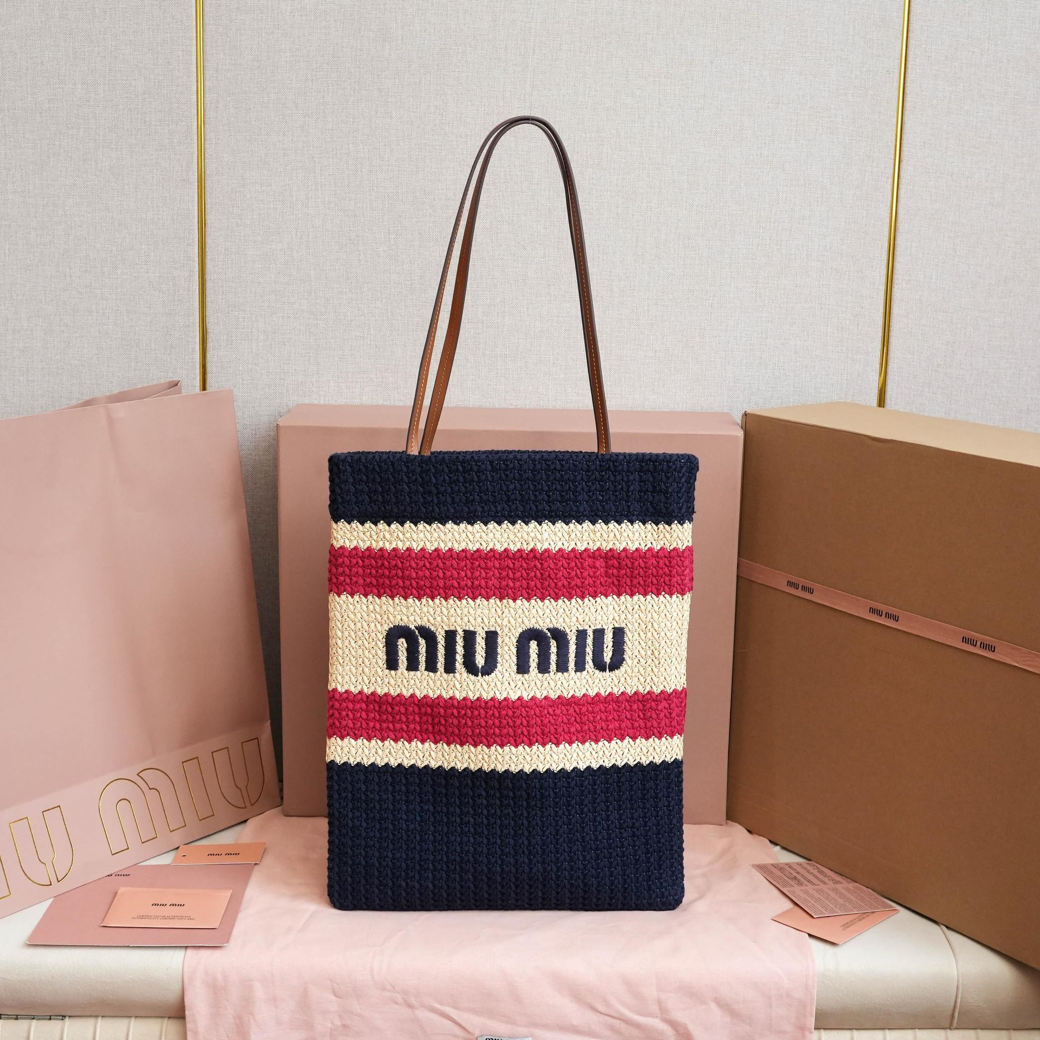 高仿miumiu*5BG248拼色LOGO稻草柳條包深藍色免檢版