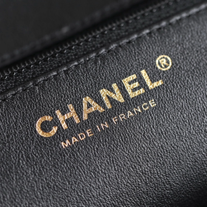 高仿Chanel*24B系列AS5026小羊皮口蓋包黑色免檢版