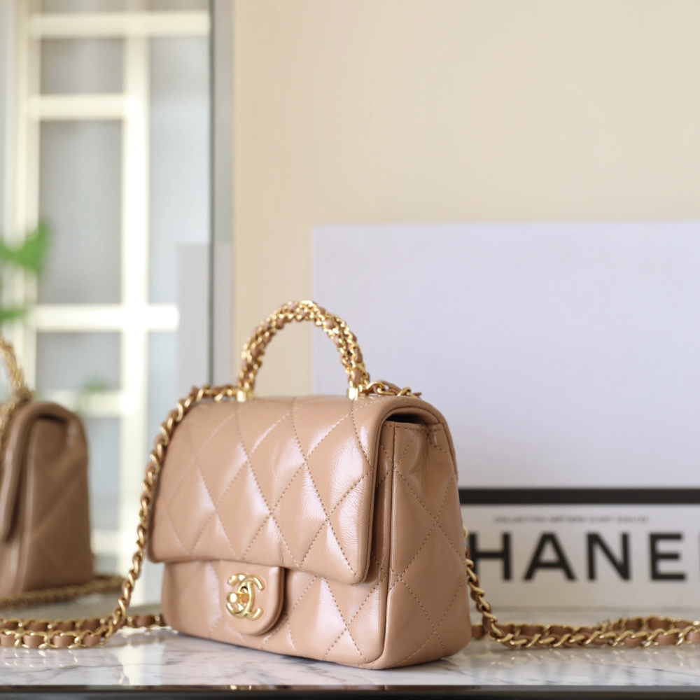 高仿Chanel*24B系列AS3392小羊皮郵差包奶茶色免檢版