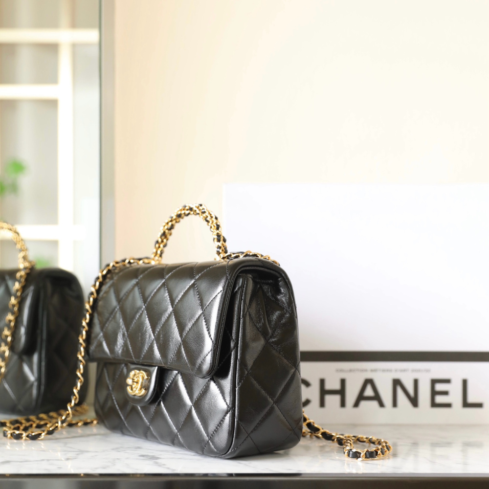 高仿Chanel*24B系列AS4166小羊皮郵差包黑色大號免檢版
