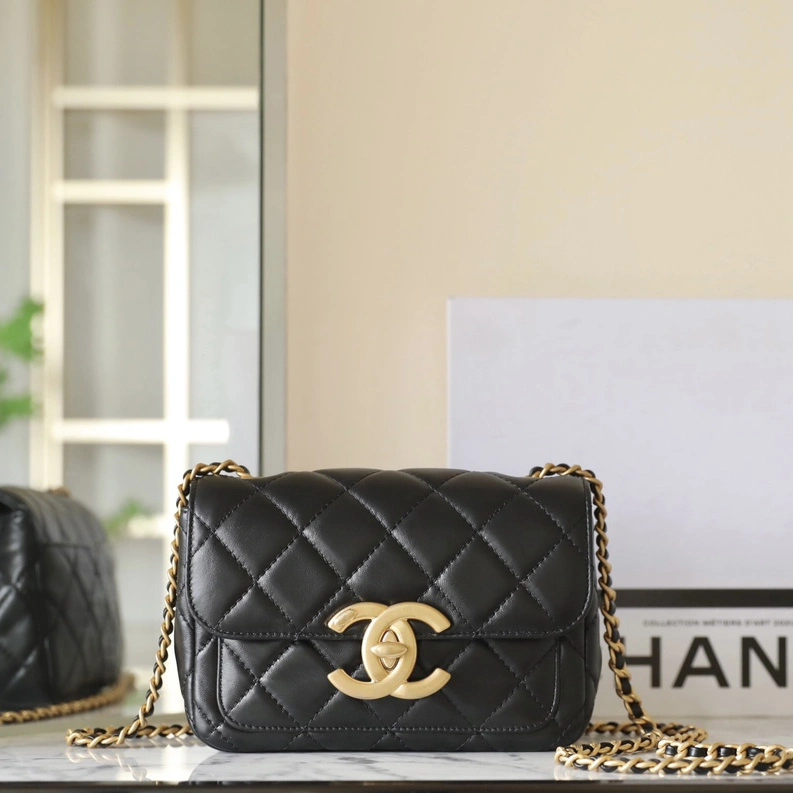 高仿Chanel*24B系列AS5026小羊皮口蓋包黑色免檢版