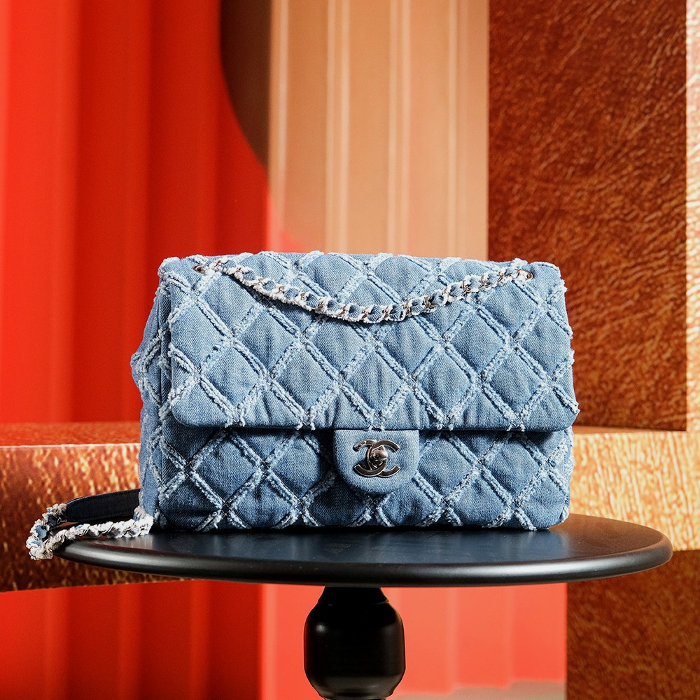 高仿Chanel*24S系列AS1560水洗丹寧單肩包中號免檢版