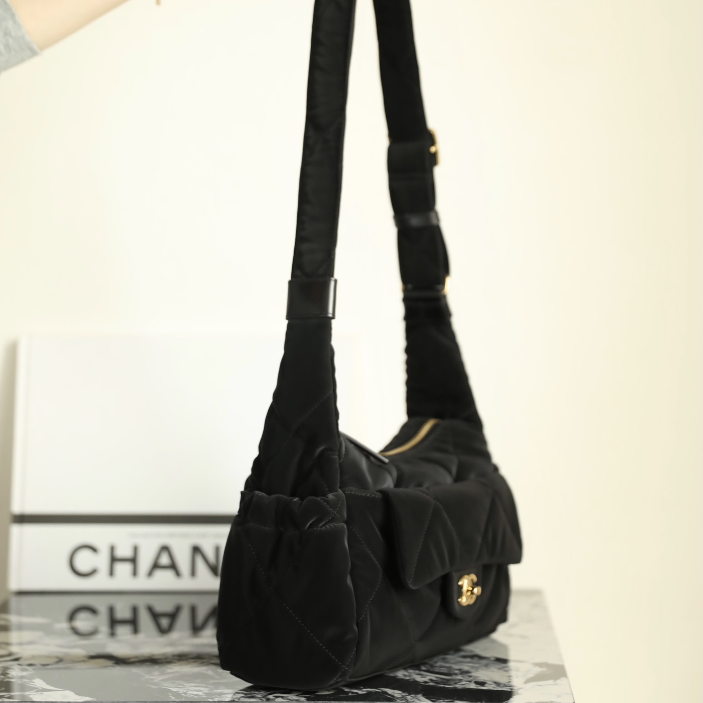 高仿Chanel*24N系列AS5054/SKI絲絨單肩包免檢版
