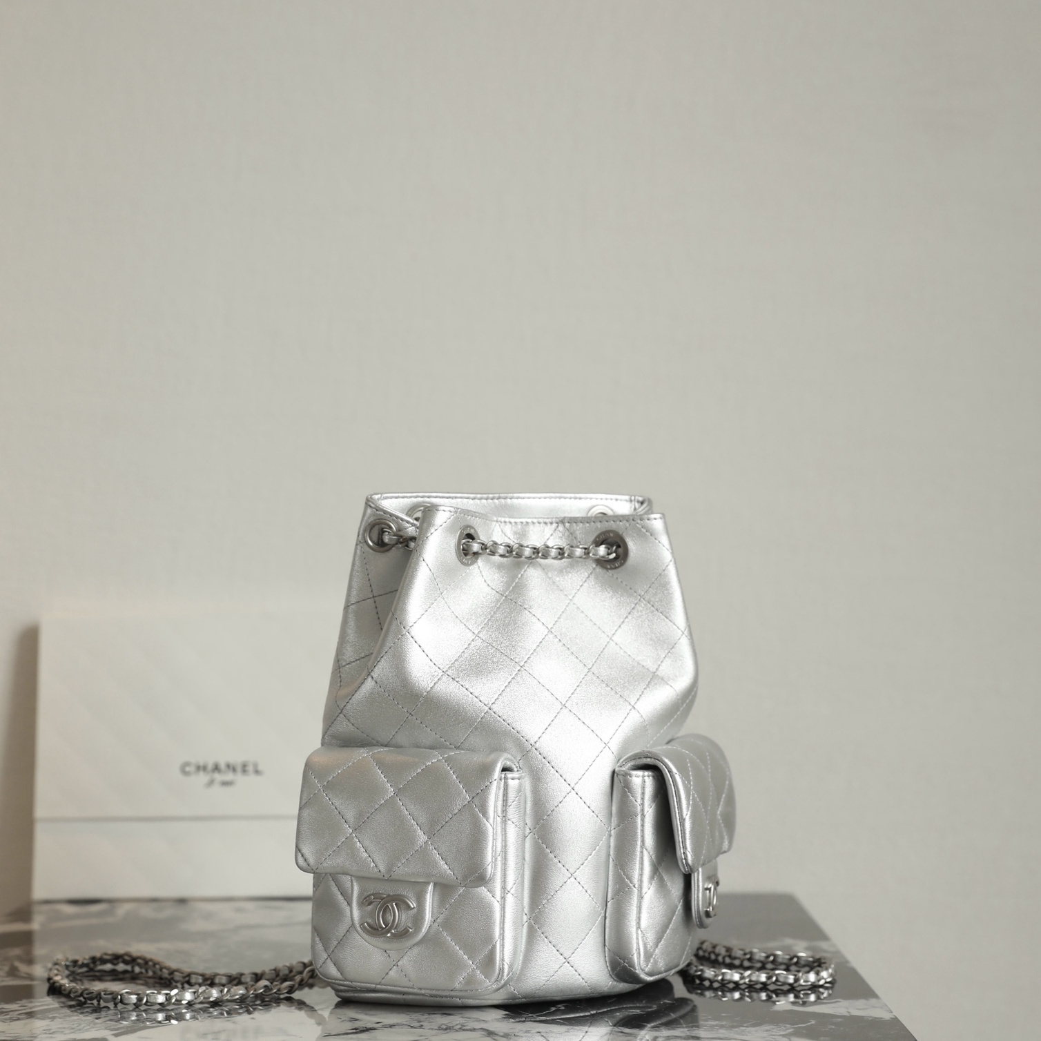 高仿Chanel*25C系列AS5310小羊皮雙肩袋銀色免檢版