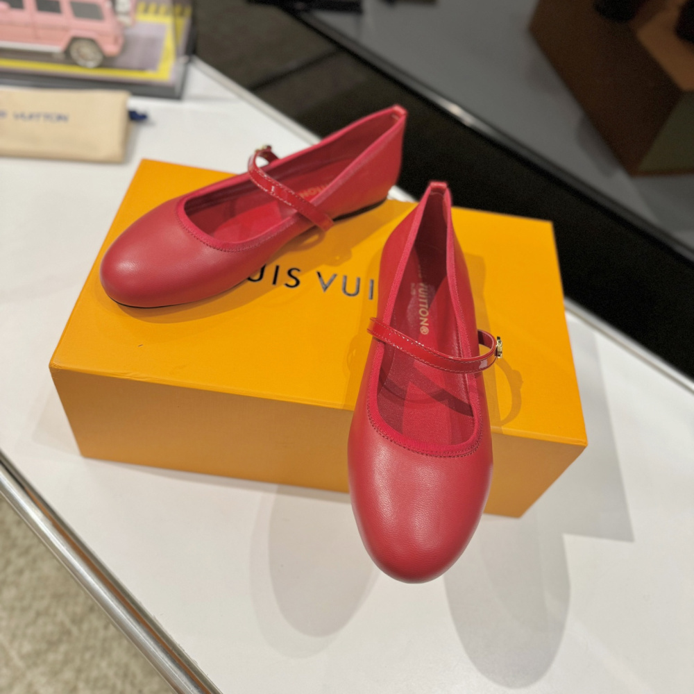 高仿LV*25春夏款Romy平底芭蕾鞋1ADCTA紅色免檢版