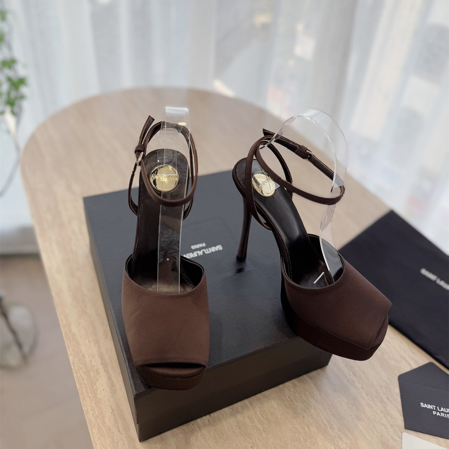 高仿YSL*25/春夏全新走秀款高踭鞋818002咖啡色免檢版
