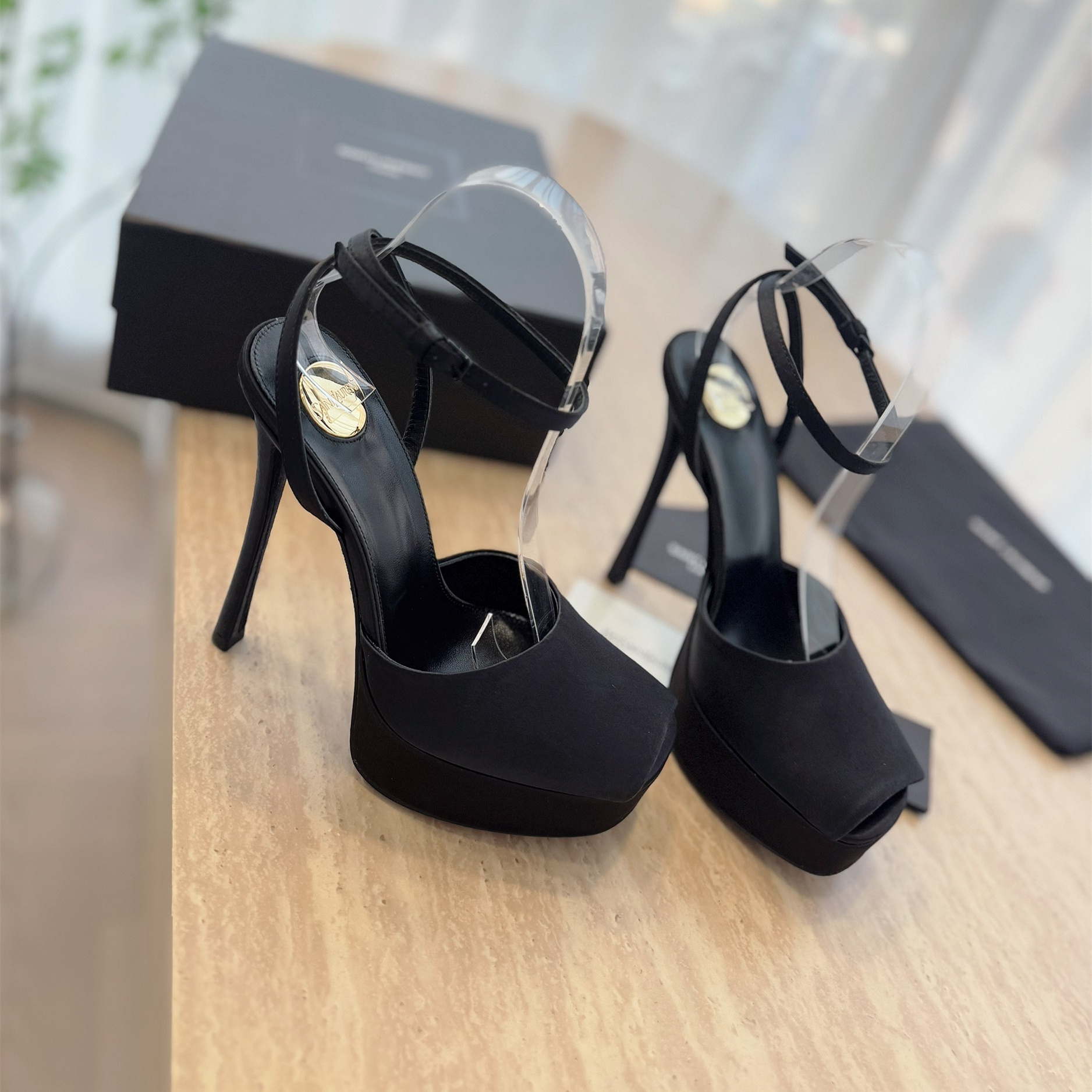 高仿YSL*25/春夏全新走秀款高踭鞋818001黑色免檢版