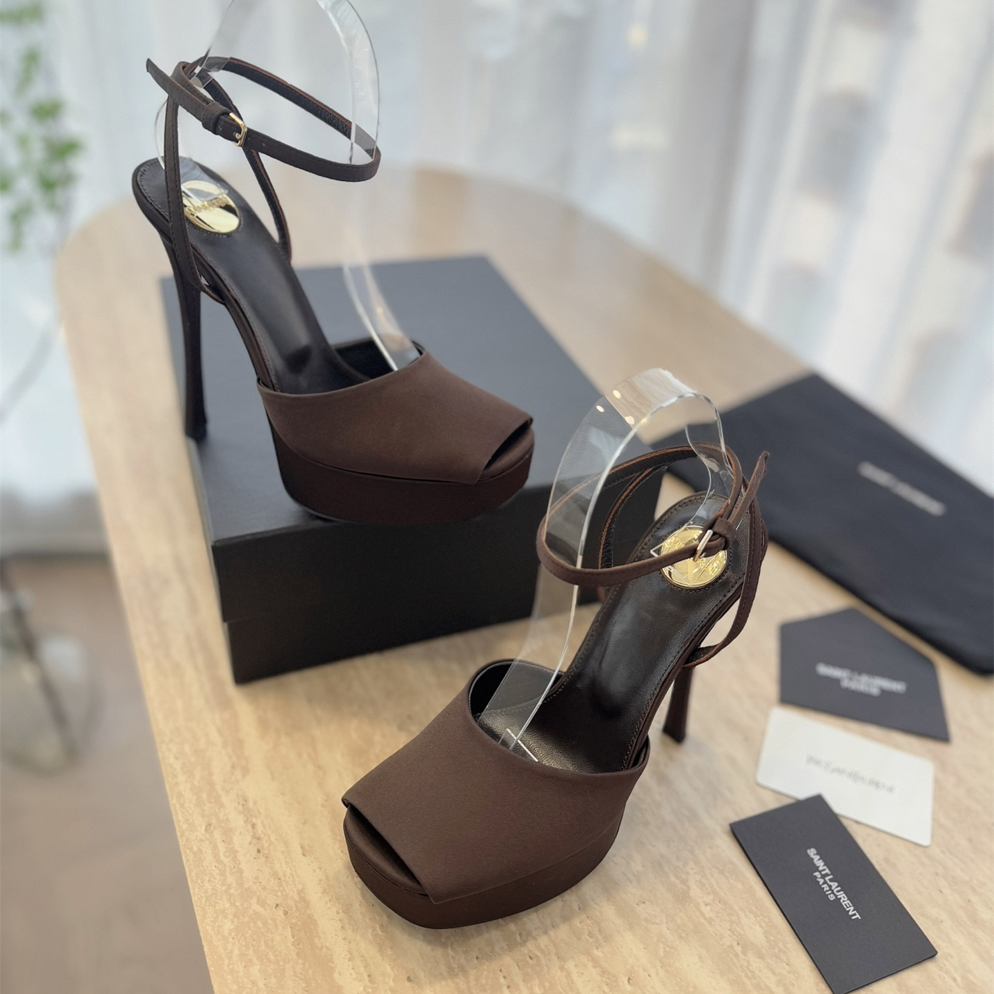 高仿YSL*25/春夏全新走秀款高踭鞋818002咖啡色免檢版