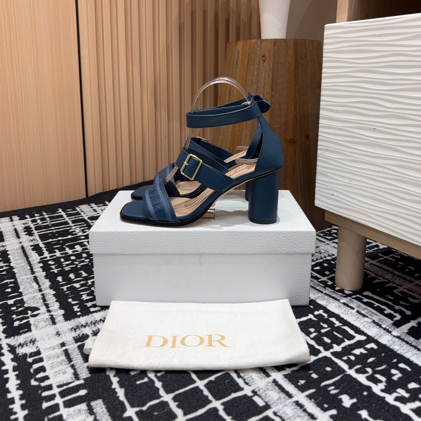 高仿Dior*Dway3系列KDO185高跟刺繡涼鞋藍色免檢版