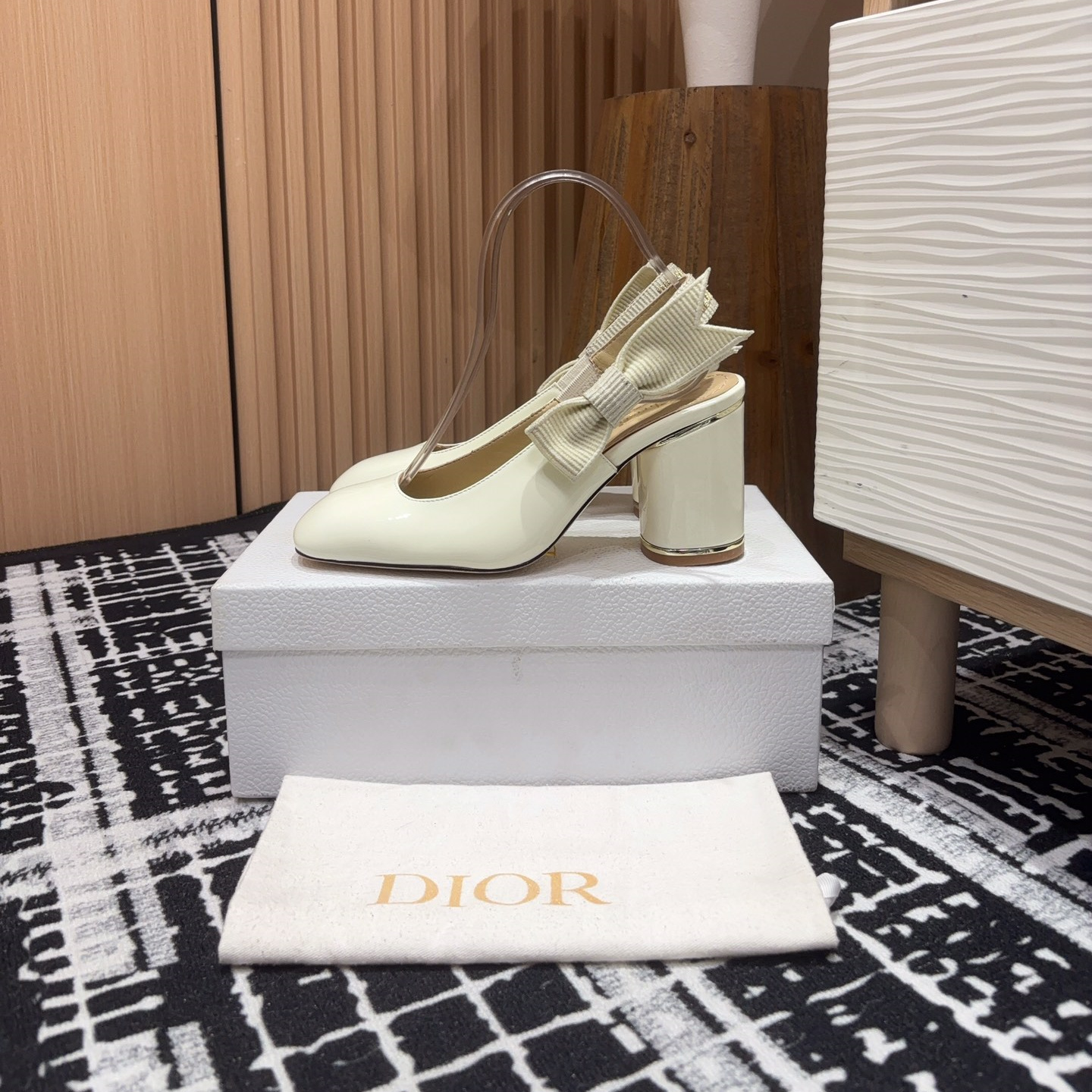 高仿Dior*Miss系列KDV270露跟蝴蝶結高踭鞋白色免檢版
