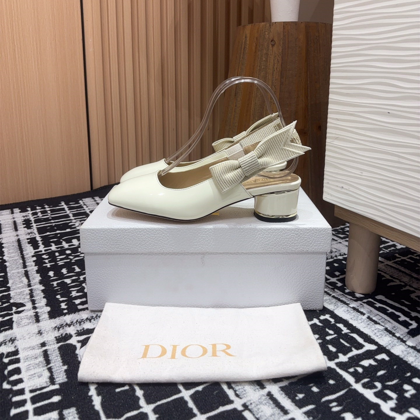 高仿Dior*Miss系列KDV271露跟蝴蝶結矮踭鞋白色免檢版