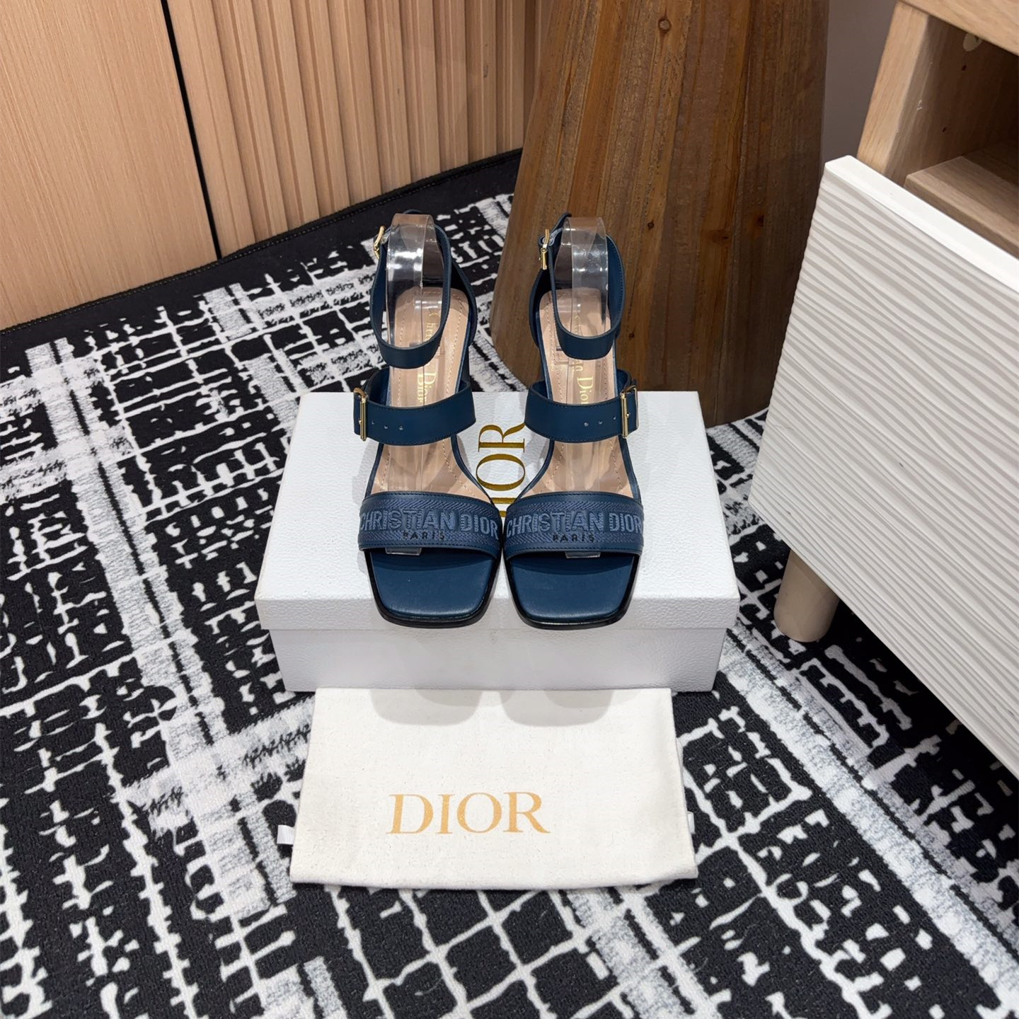 高仿Dior*Dway3系列KDO185高跟刺繡涼鞋藍色免檢版