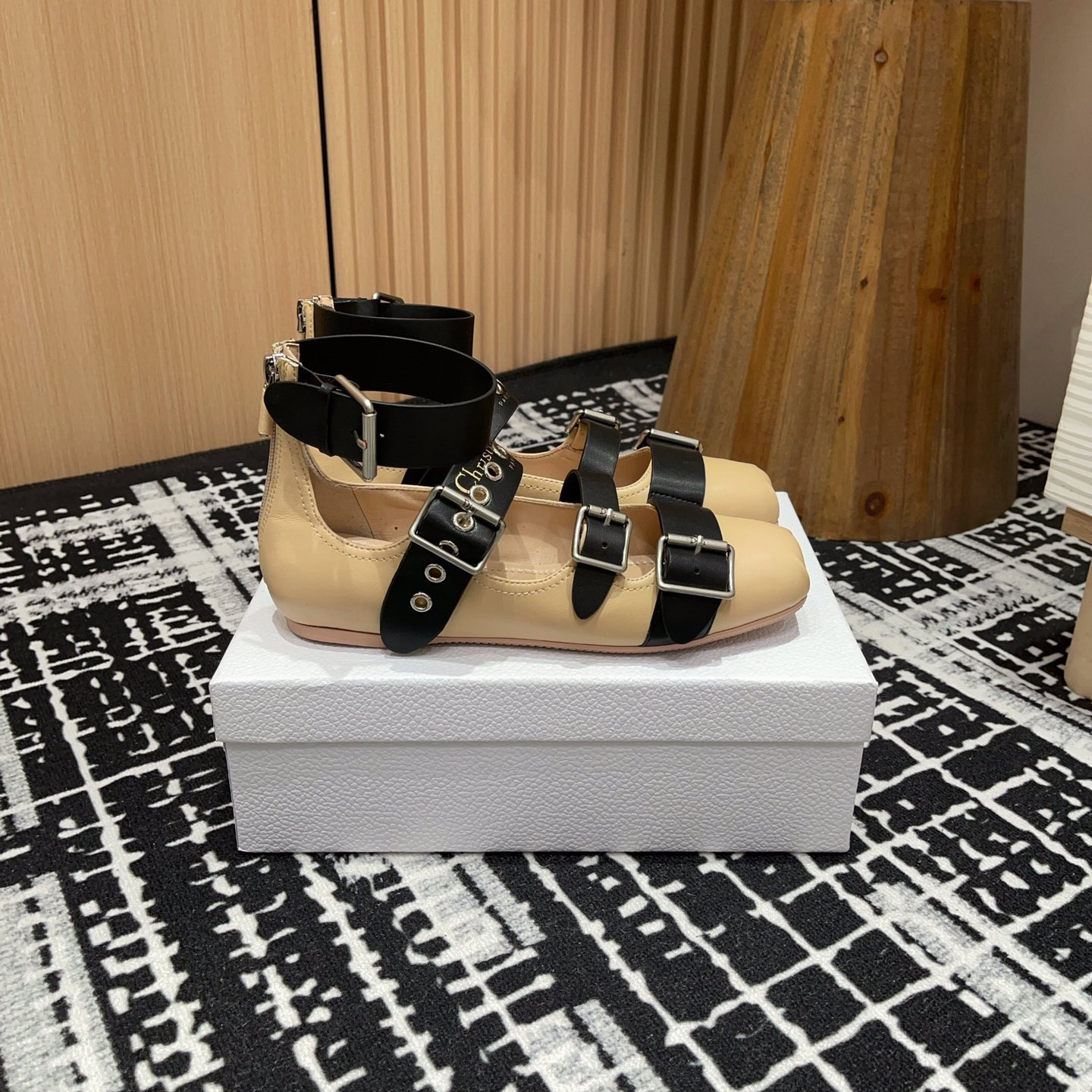 高仿Dior*Punk系列KCB963平頭塔扣樂福鞋膚色免檢版