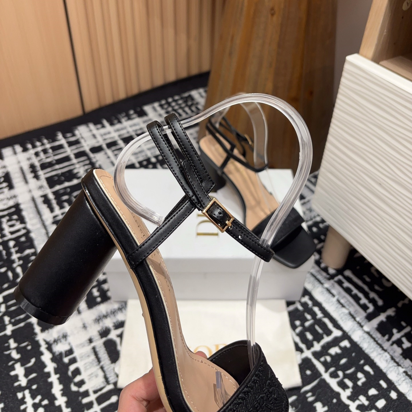 高仿Dior*Dway系列KDQ896一字高跟刺繡涼鞋黑色免檢版