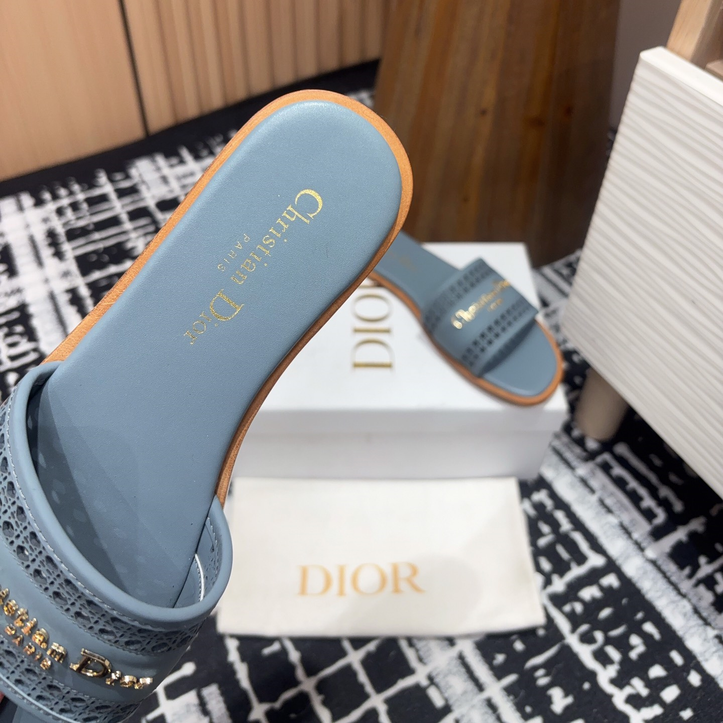 高仿Dior*D-Lane系列KCO153圓頭套腳一字拖鞋藍色免檢版