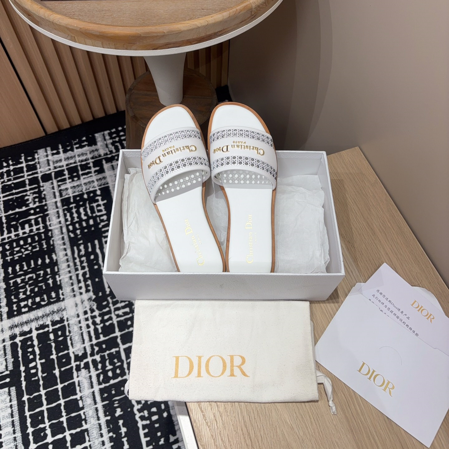 高仿Dior*D-Lane系列KCO154圓頭套腳一字拖鞋米色免檢版