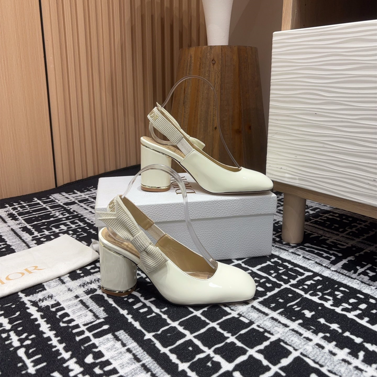 高仿Dior*Miss系列KDV270露跟蝴蝶結高踭鞋白色免檢版