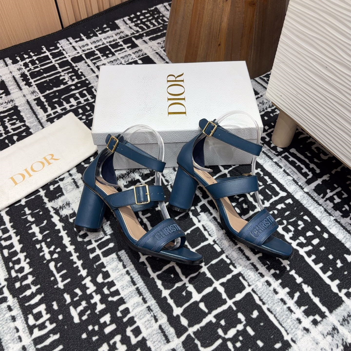 高仿Dior*Dway3系列KDO185高跟刺繡涼鞋藍色免檢版
