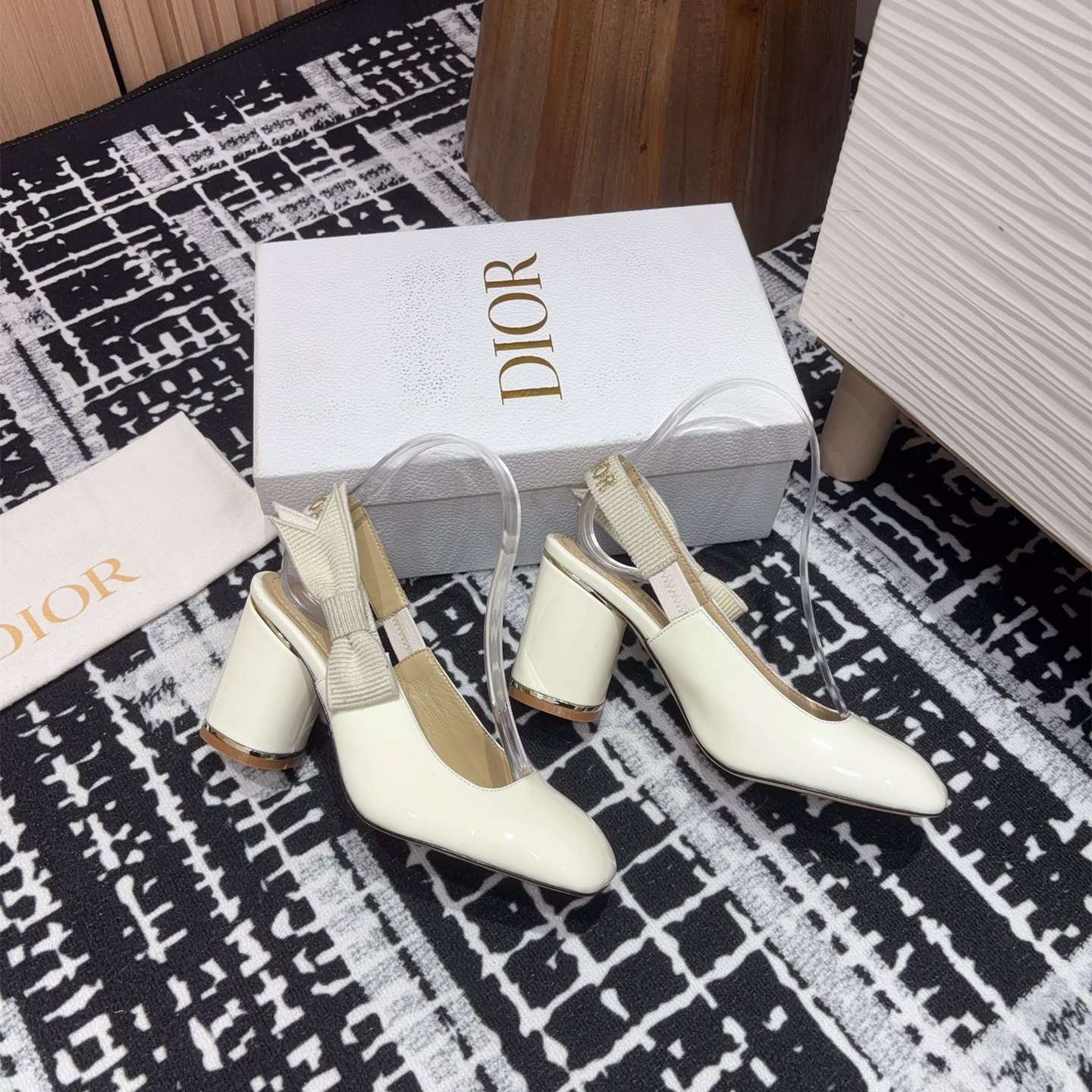 高仿Dior*Miss系列KDV270露跟蝴蝶結高踭鞋白色免檢版