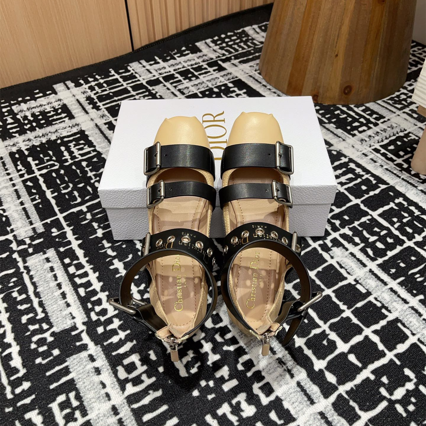 高仿Dior*Punk系列KCB963平頭塔扣樂福鞋膚色免檢版
