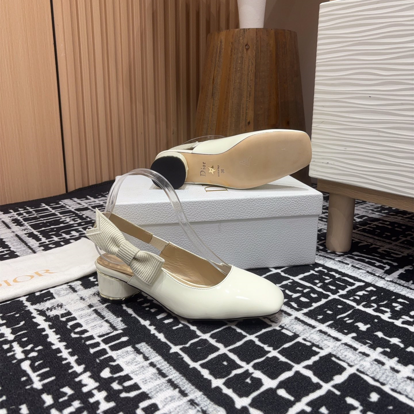 高仿Dior*Miss系列KDV271露跟蝴蝶結矮踭鞋白色免檢版