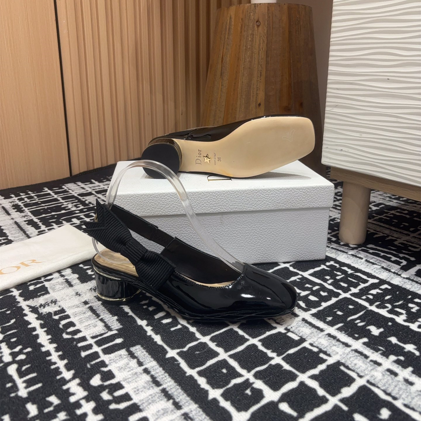 高仿Dior*Miss系列KDV273露跟蝴蝶結矮踭鞋黑色免檢版