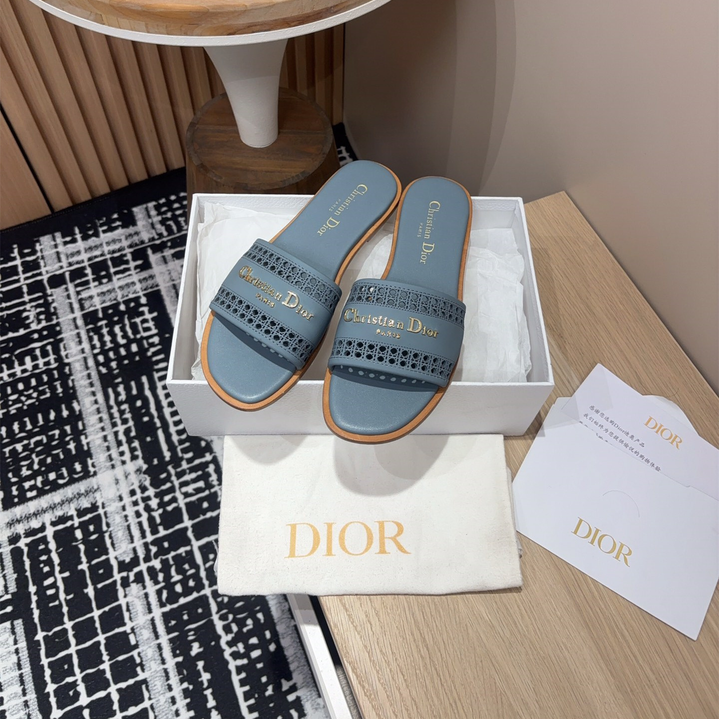 高仿Dior*D-Lane系列KCO153圓頭套腳一字拖鞋藍色免檢版
