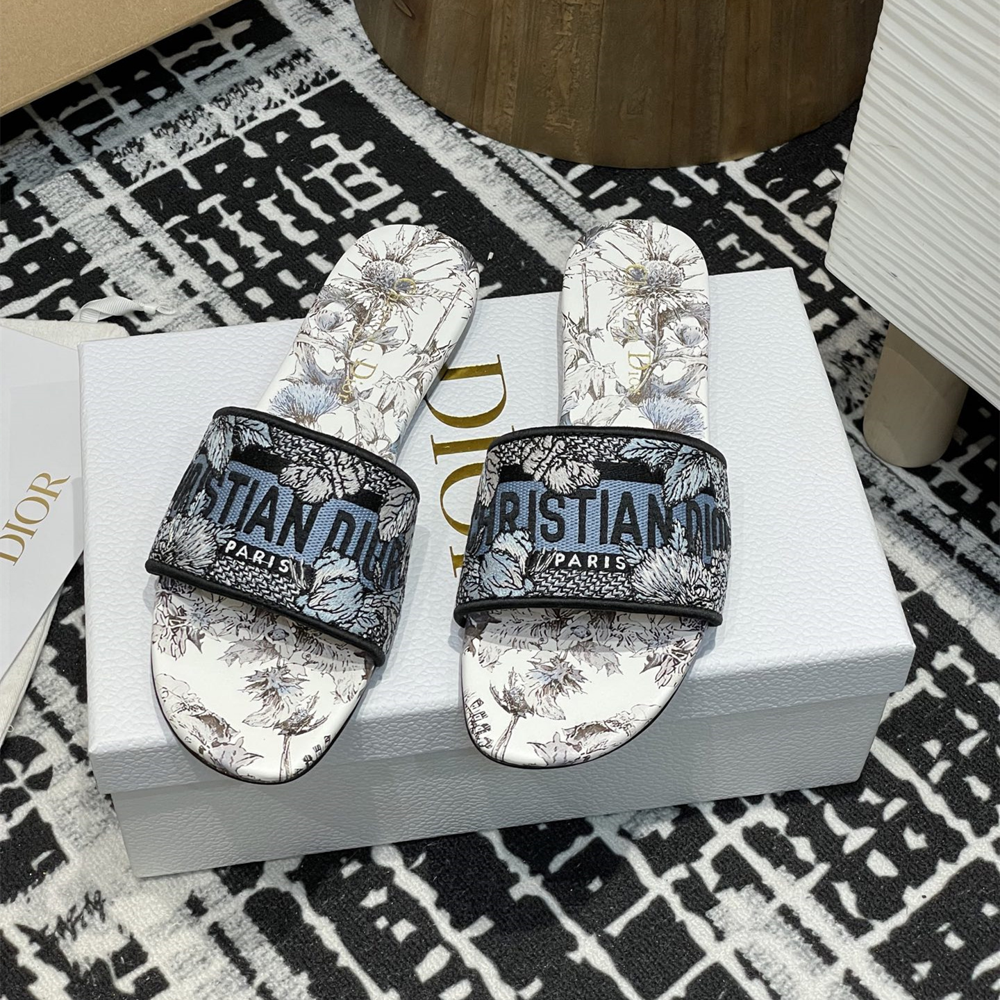 高仿Dior*Dway系列KCO214圓頭套腳拖鞋平底藍色彩花免檢版
