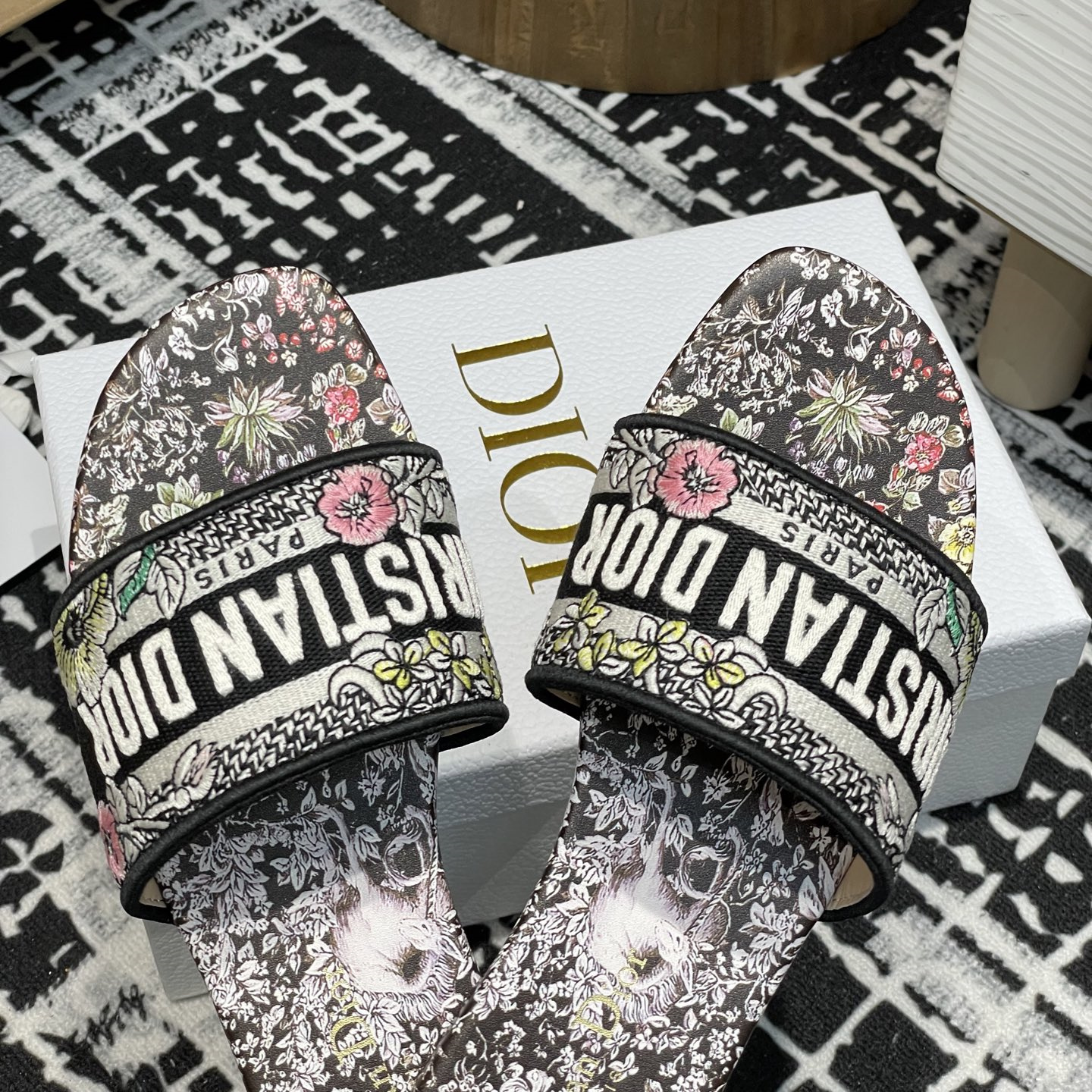 高仿Dior*Dway系列KCO213圓頭套腳拖鞋平底黑色彩花免檢版
